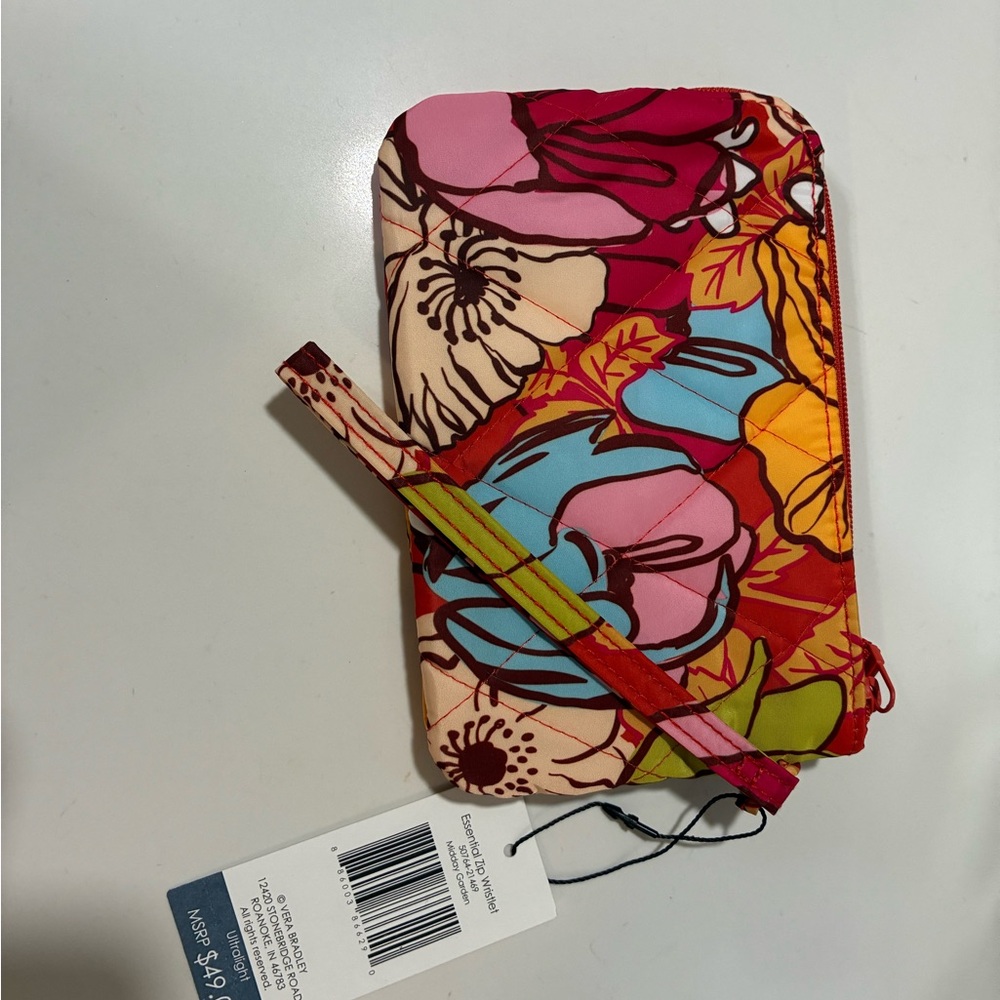 Vera Bradley Ultralight Essential Zip Wristlet-Midday Garden. NEW